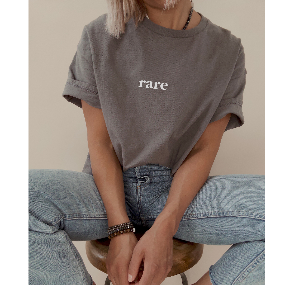 RARE LOGO T SHIRT GRAY WITH WHITE